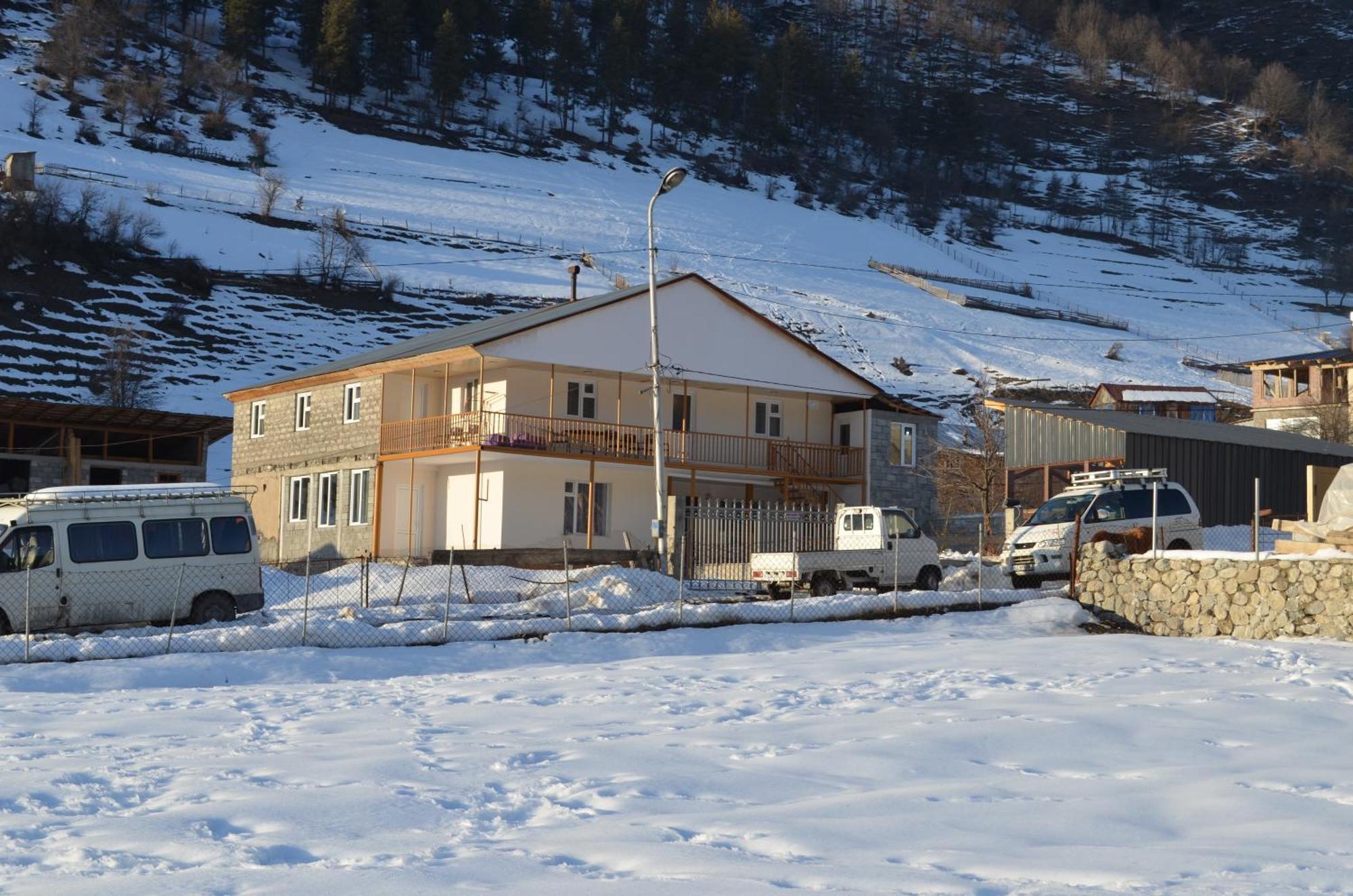 Guesthouse Qarim Mestia Kültér fotó