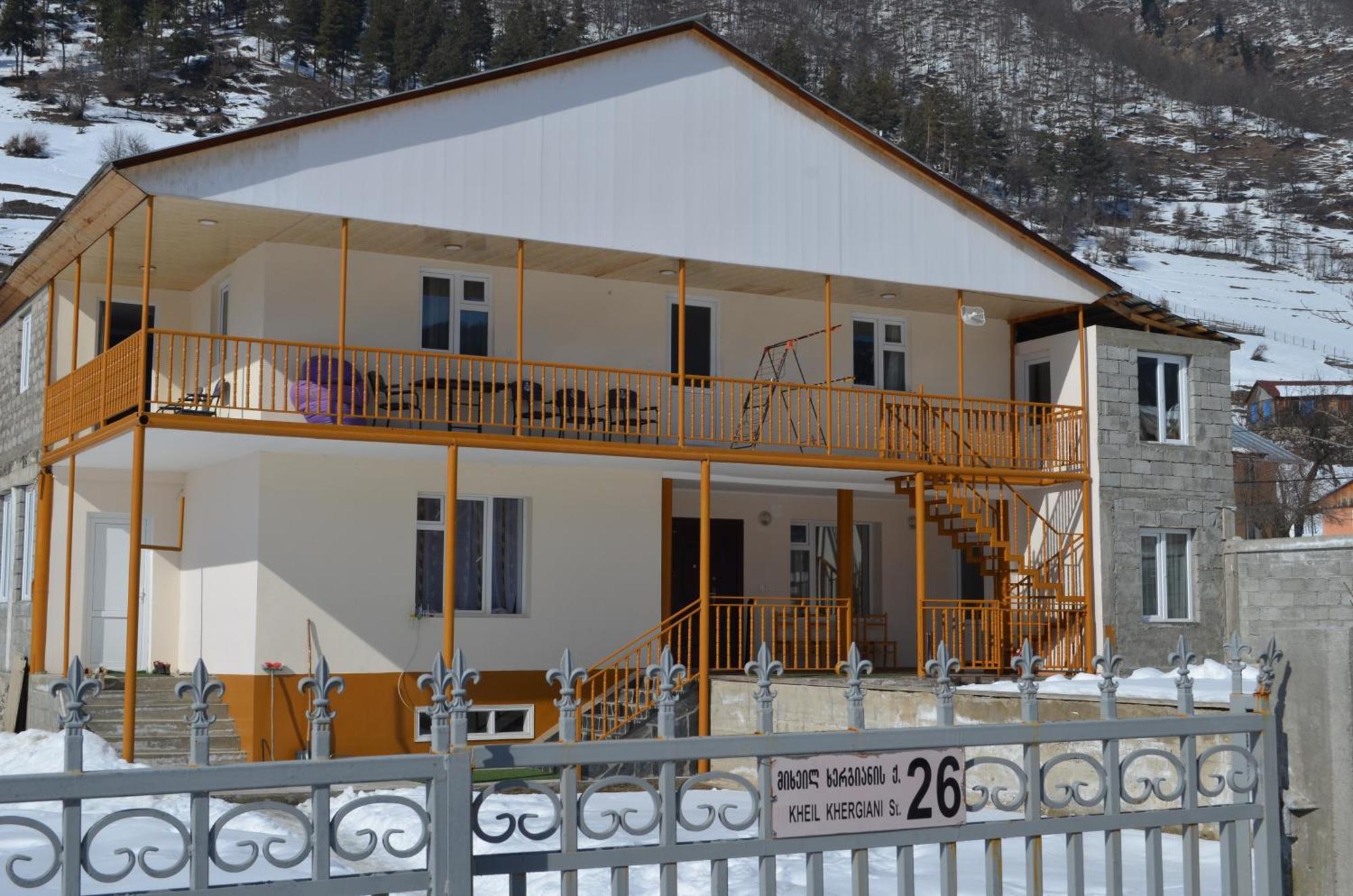 Guesthouse Qarim Mestia Kültér fotó