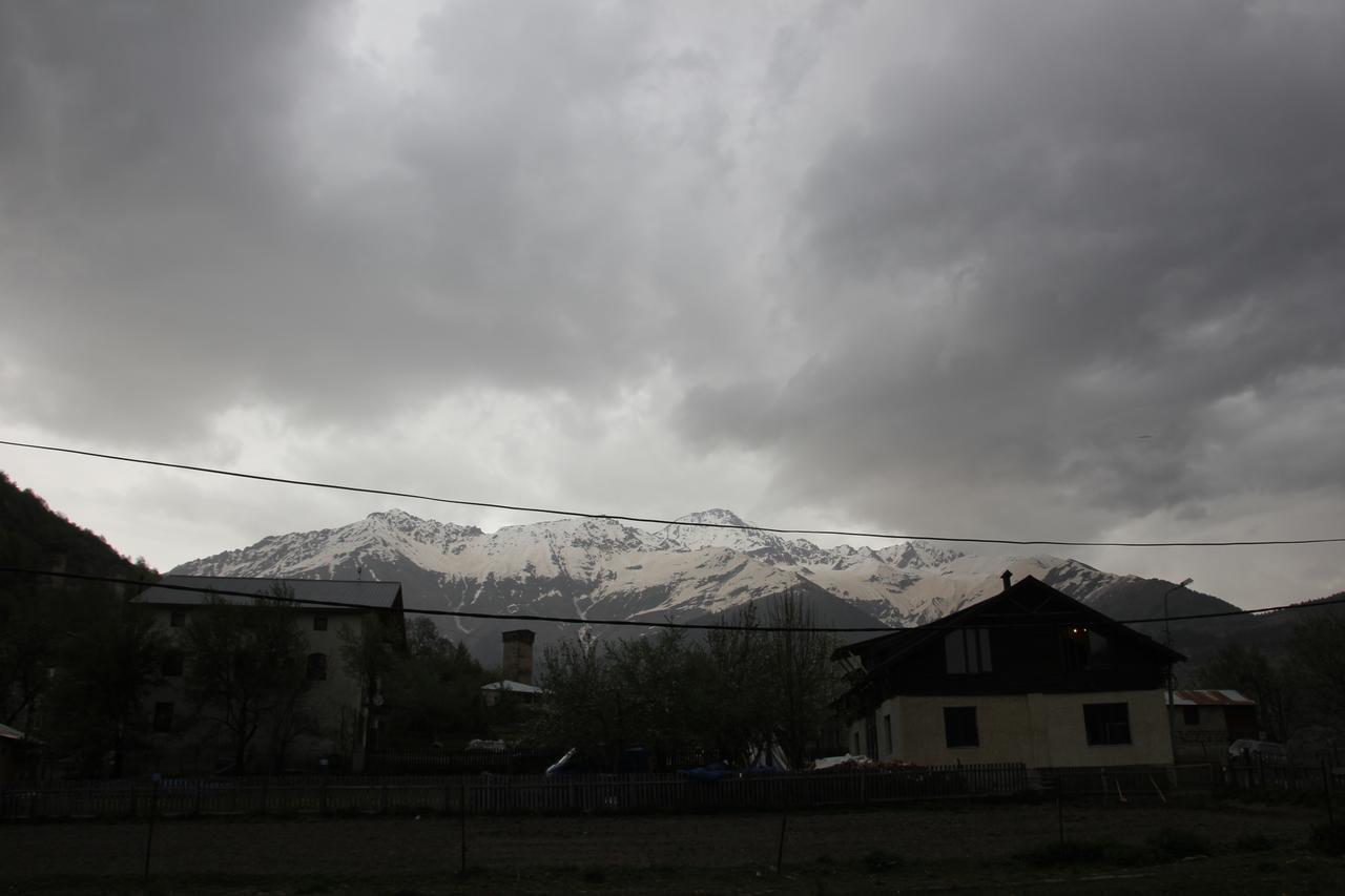 Guesthouse Qarim Mestia Kültér fotó