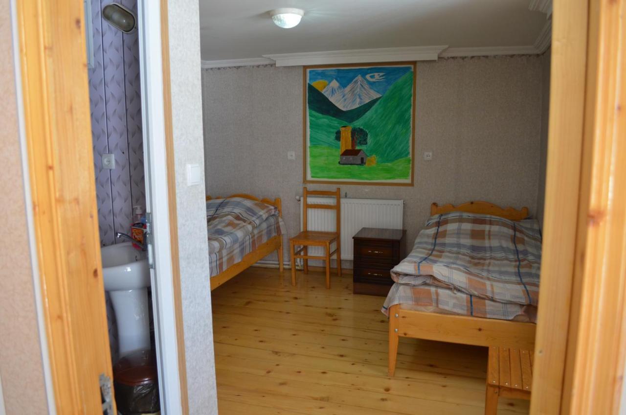 Guesthouse Qarim Mestia Kültér fotó